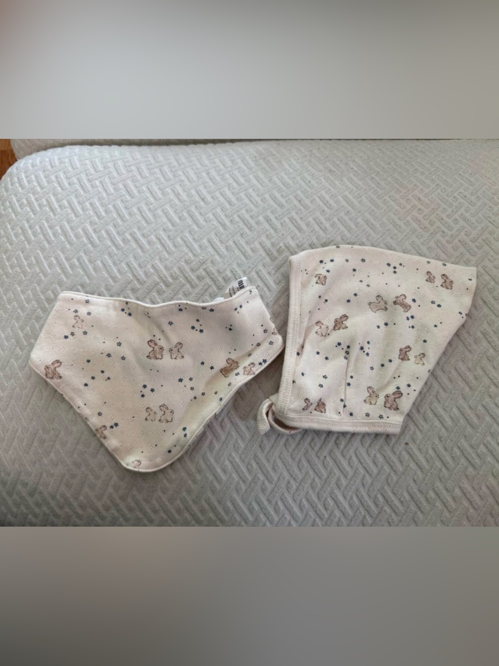 Zara bonnet and bib 12-18m